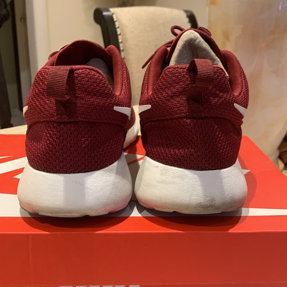 Nike Rosherun Team Red size 11. In great condition - Picture 5 of 7